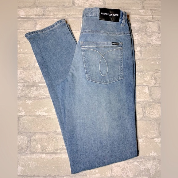 CALVIN KLEIN JEANS: BOY’S JEANS - Picture 5 of 6